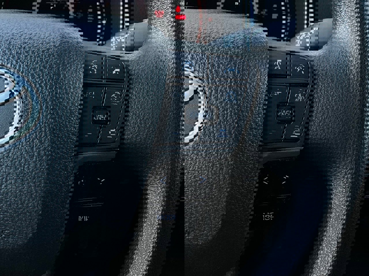 Used 2025 Toyota Camry LE image 33