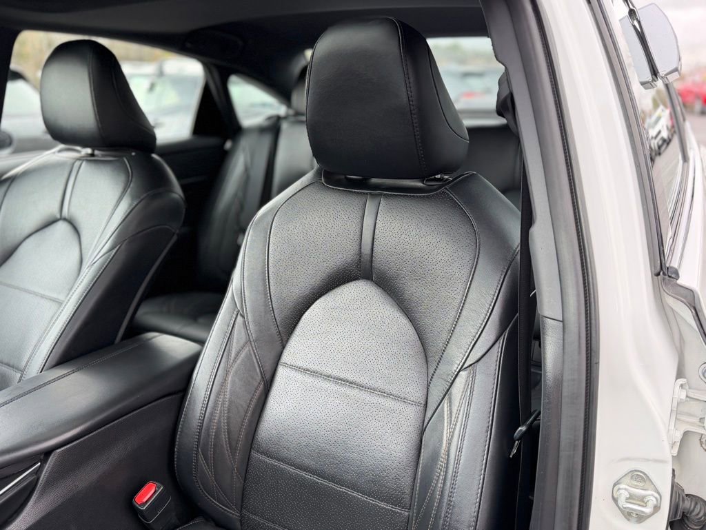 Used 2022 Toyota Avalon Limited w/ Advanced Safety Package FWD image 9