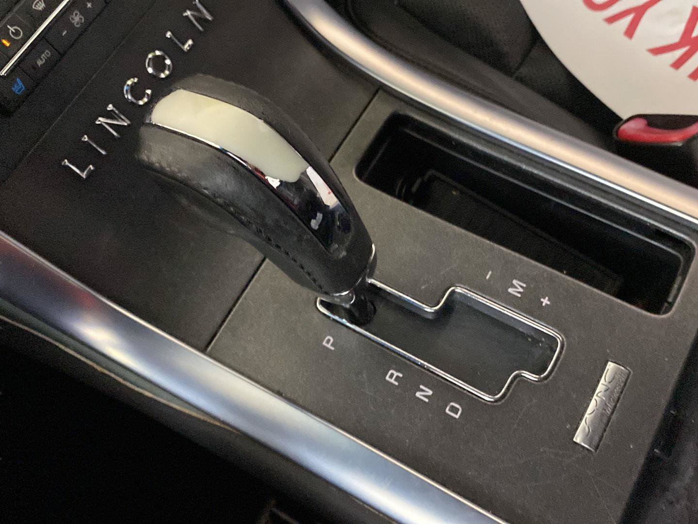Used 2009 Lincoln MKS AWD image 17