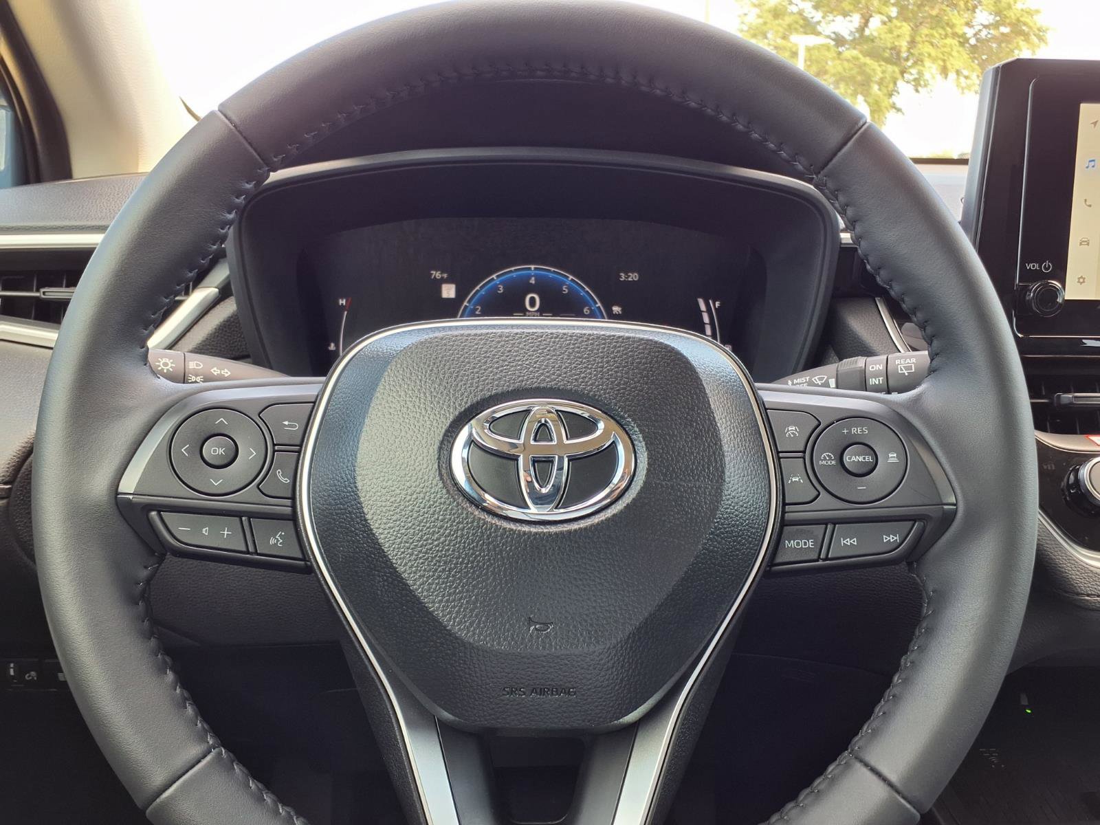 Used 2026 Toyota Corolla Cross LE image 18