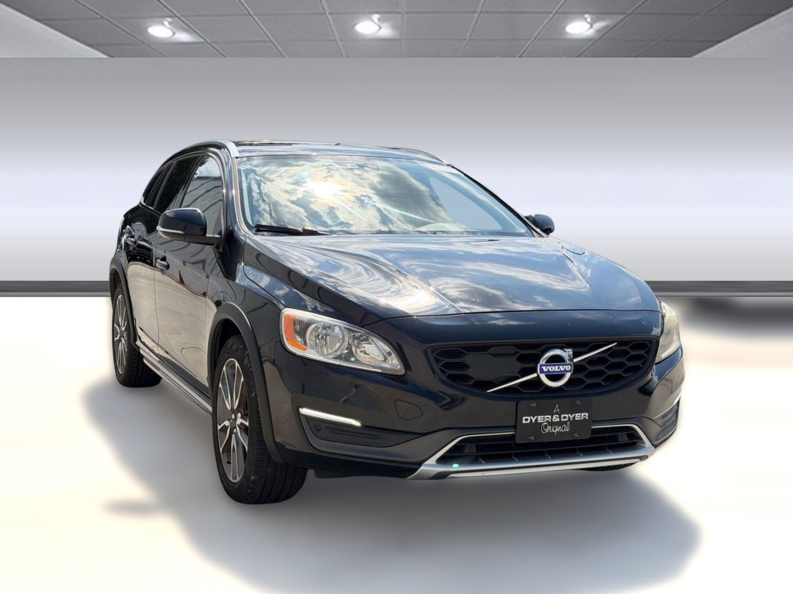 Used 2015 Volvo V60 T5 Cross Country w/ Convenience Package AWD/4WD image 7