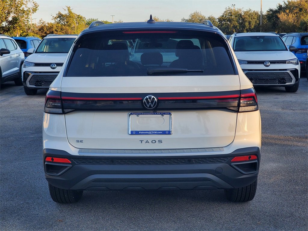 New 2025 Volkswagen Taos SE image 4