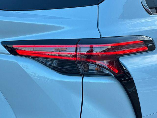 Certified 2026 Toyota Sienna Limited FWD image 31