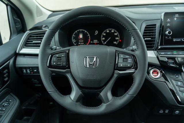 New 2026 Honda Odyssey Touring image 13