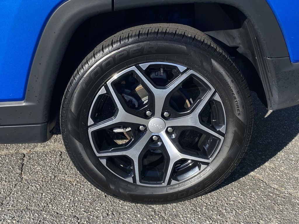 Used 2024 Jeep Compass Limited image 8