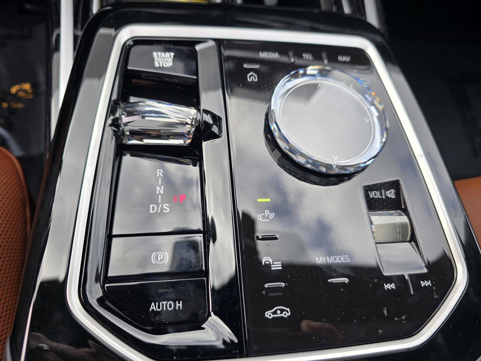 New 2026 BMW 750e xDrive image 16