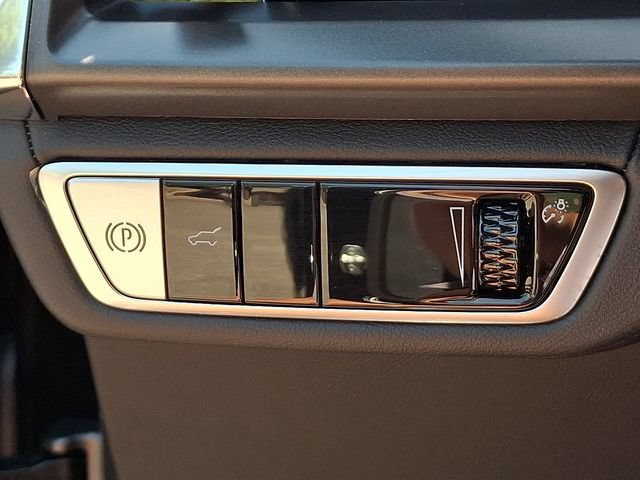 Certified 2026 Cadillac Vistiq Luxury AWD/4WD image 23