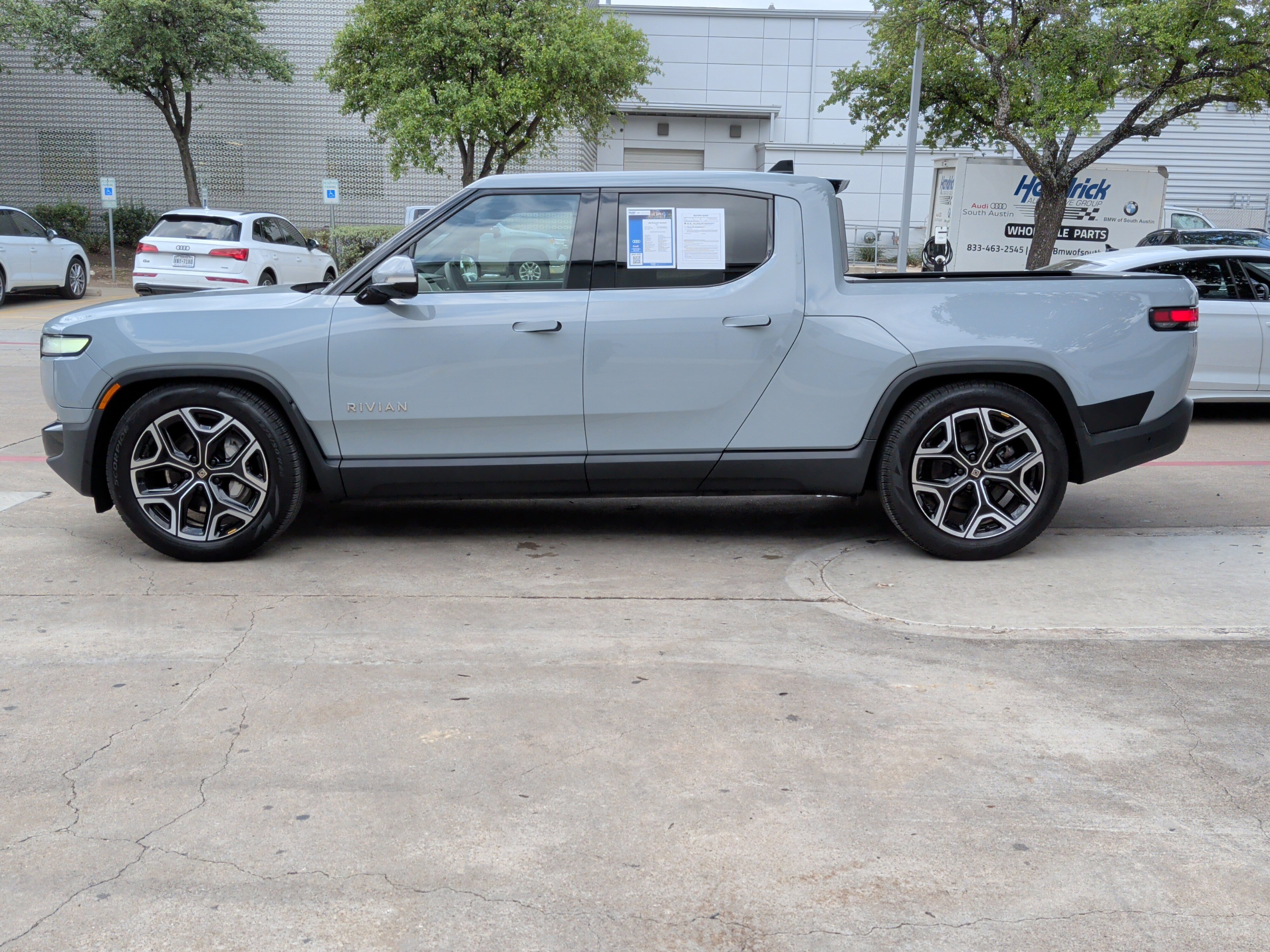 Used 2024 Rivian R1T Adventure image 7