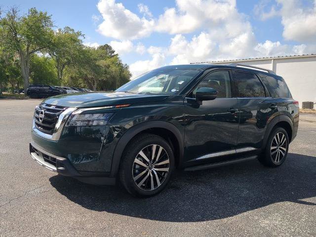 Certified 2025 Nissan Pathfinder Platinum w/ Lighting Package (N93) image 9