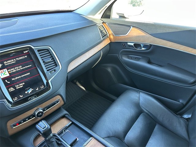 Used 2021 Volvo XC90 T6 Momentum w/ Climate Package image 30