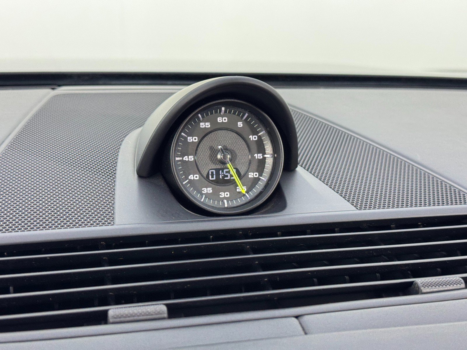 Used 2022 Porsche Panamera 4 w/ Premium Package AWD/4WD image 24