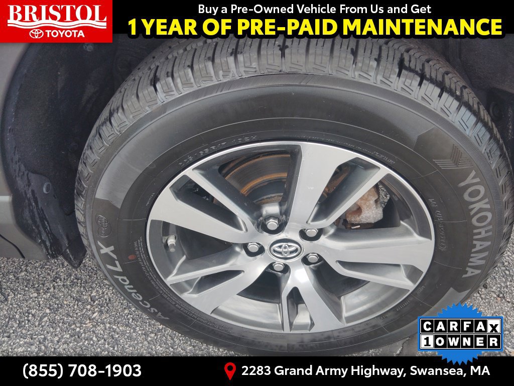 Used 2018 Toyota RAV4 XLE AWD/4WD image 12