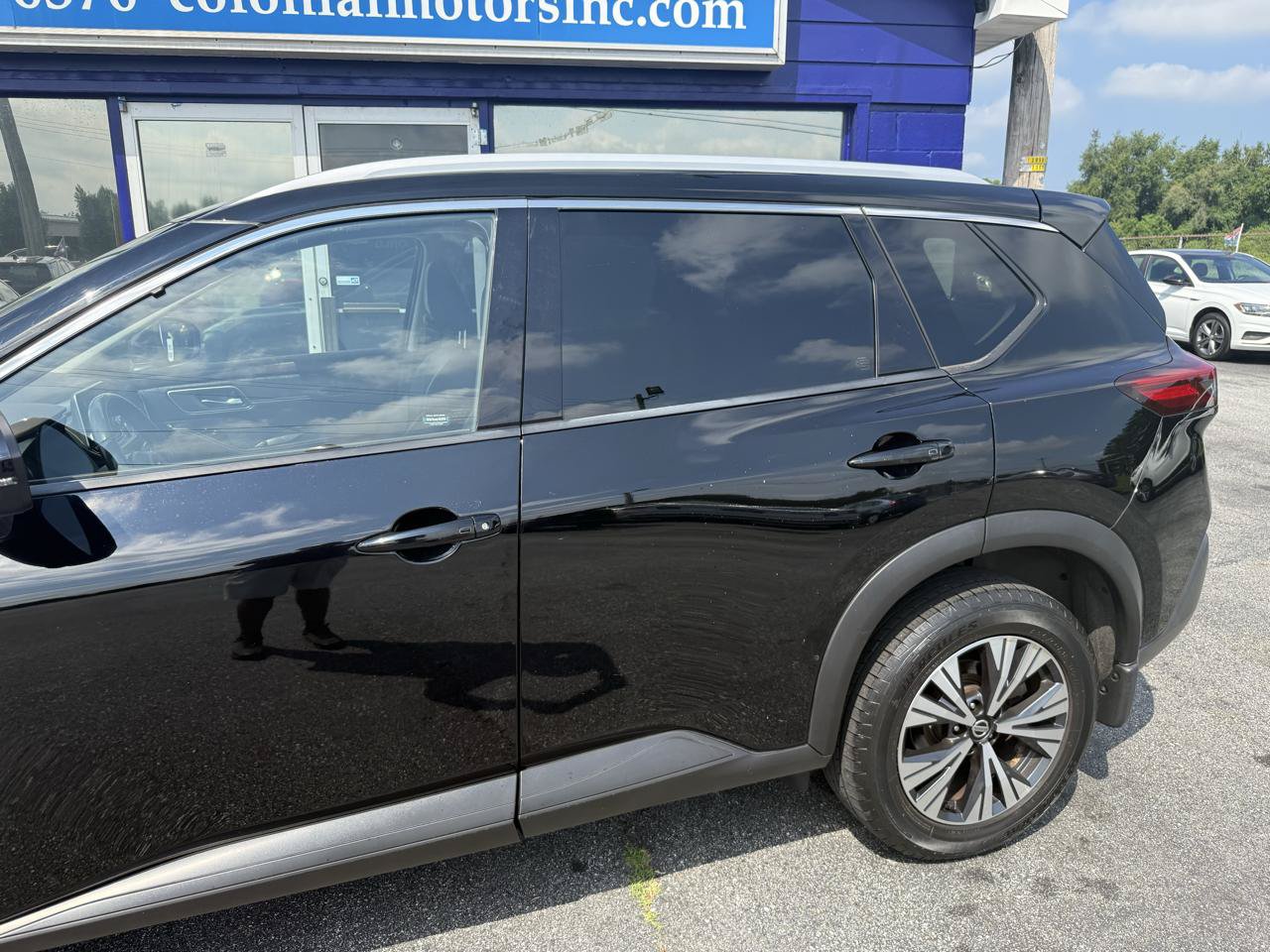 Used 2021 Nissan Rogue SV w/ Premium Package AWD/4WD image 2