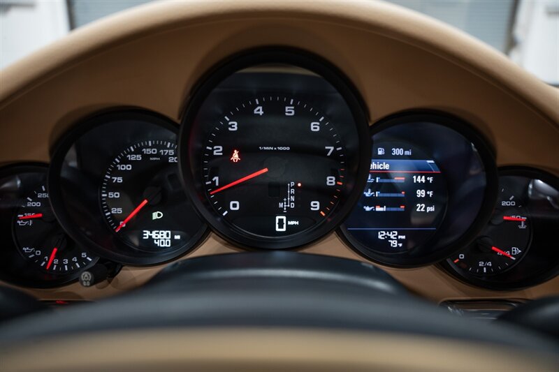 Used 2014 Porsche 911 Carrera 4 AWD/4WD image 20