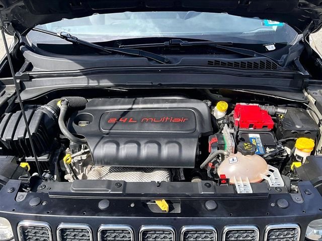 Used 2021 Jeep Renegade Latitude w/ Convenience Group AWD/4WD image 10