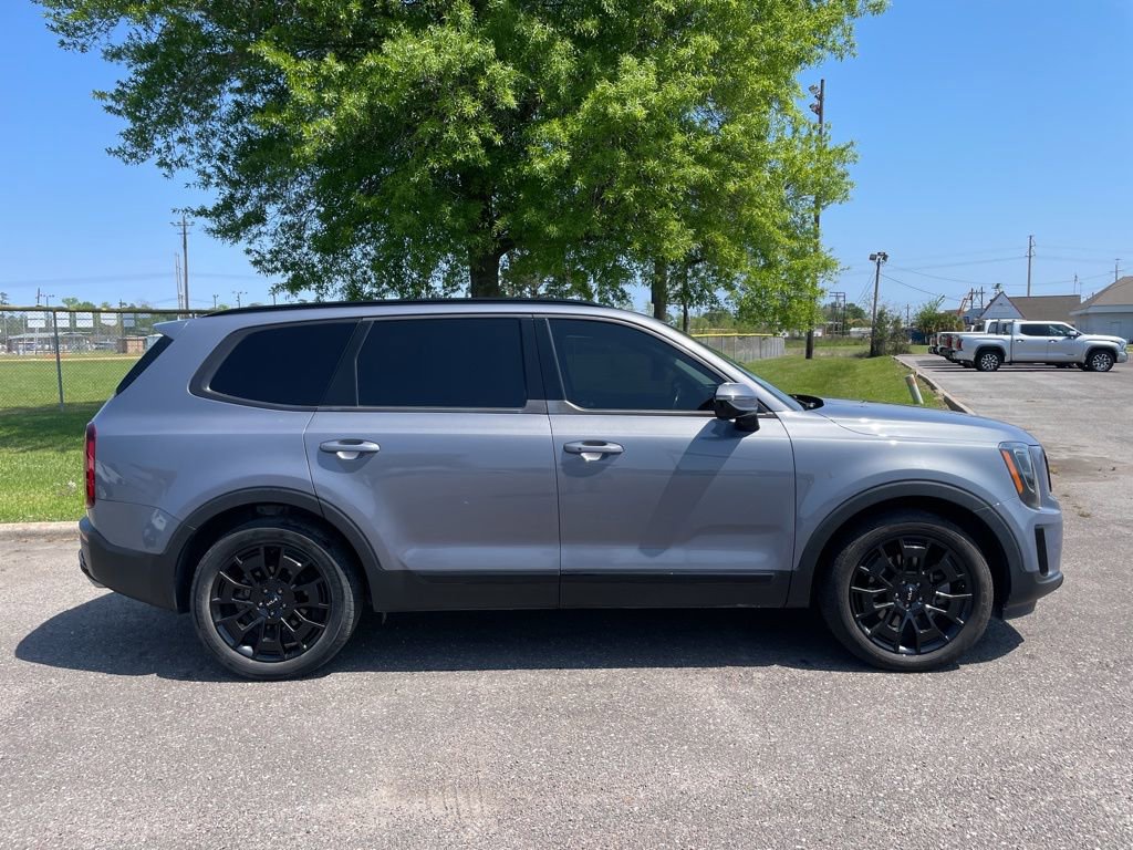 Used 2022 Kia Telluride SX w/ Nightfall Edition Package image 9