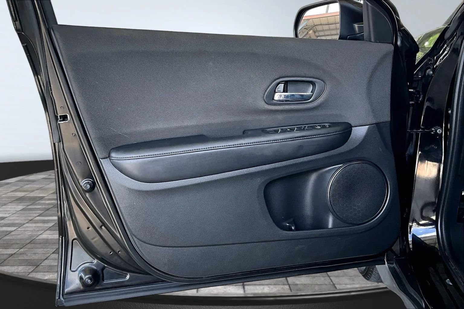 Used 2019 Honda HR-V LX image 17