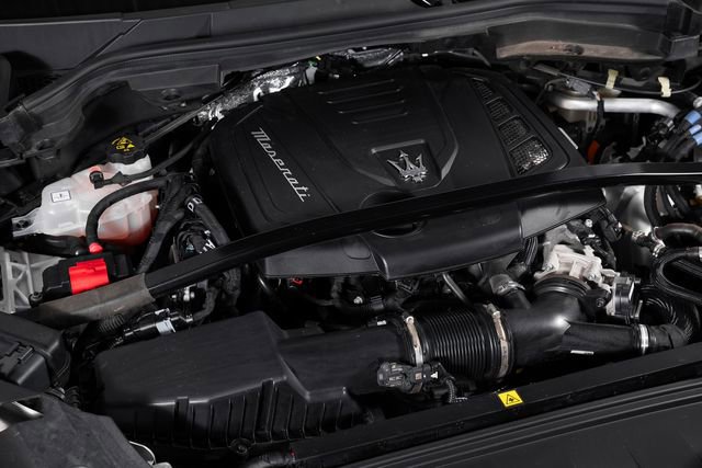 Used 2024 Maserati Grecale GT image 11