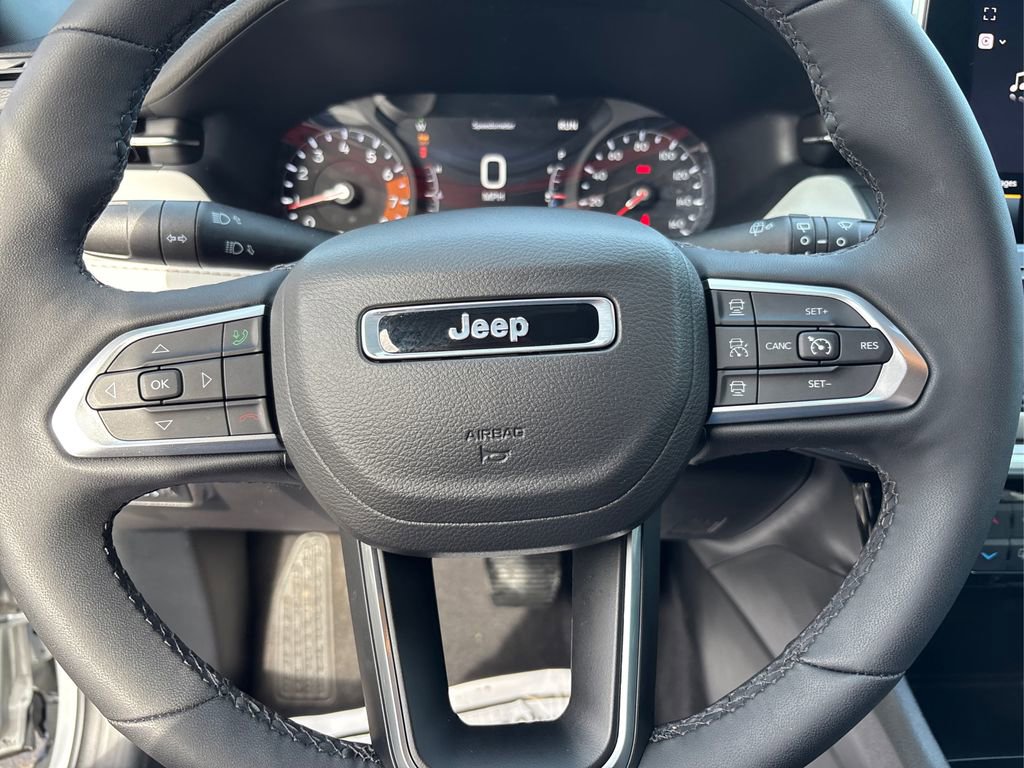New 2025 Jeep Compass Limited image 22