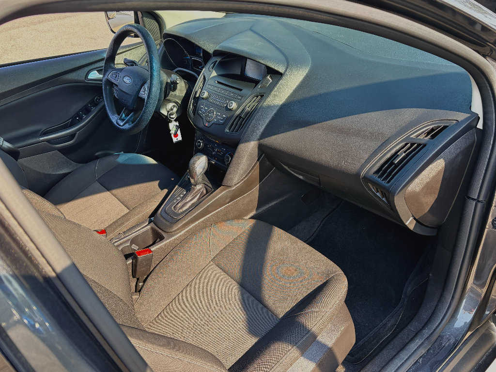 Used 2017 Ford Focus SE FWD image 37