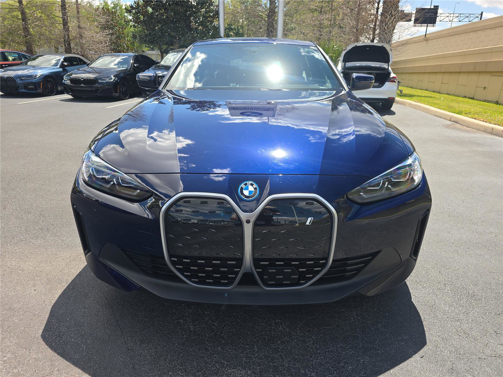 Used 2023 BMW i4 eDrive35 image 7