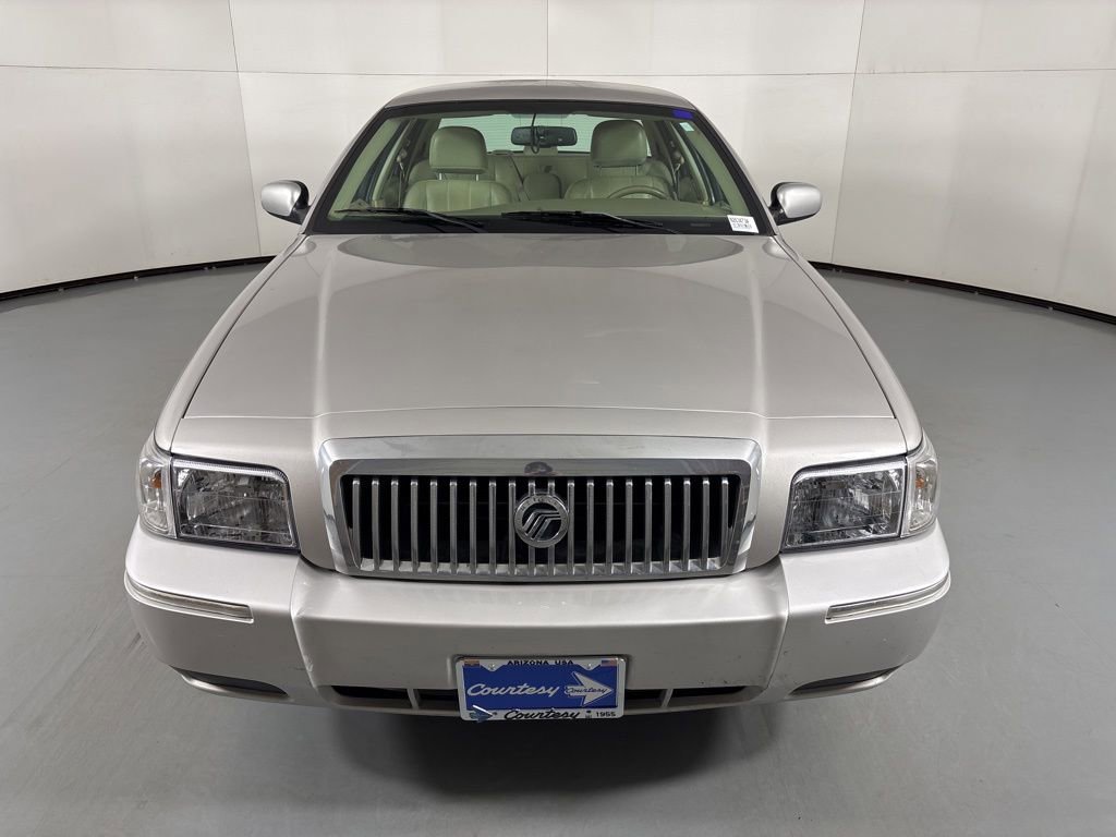 Used 2010 Mercury Grand Marquis LS image 3