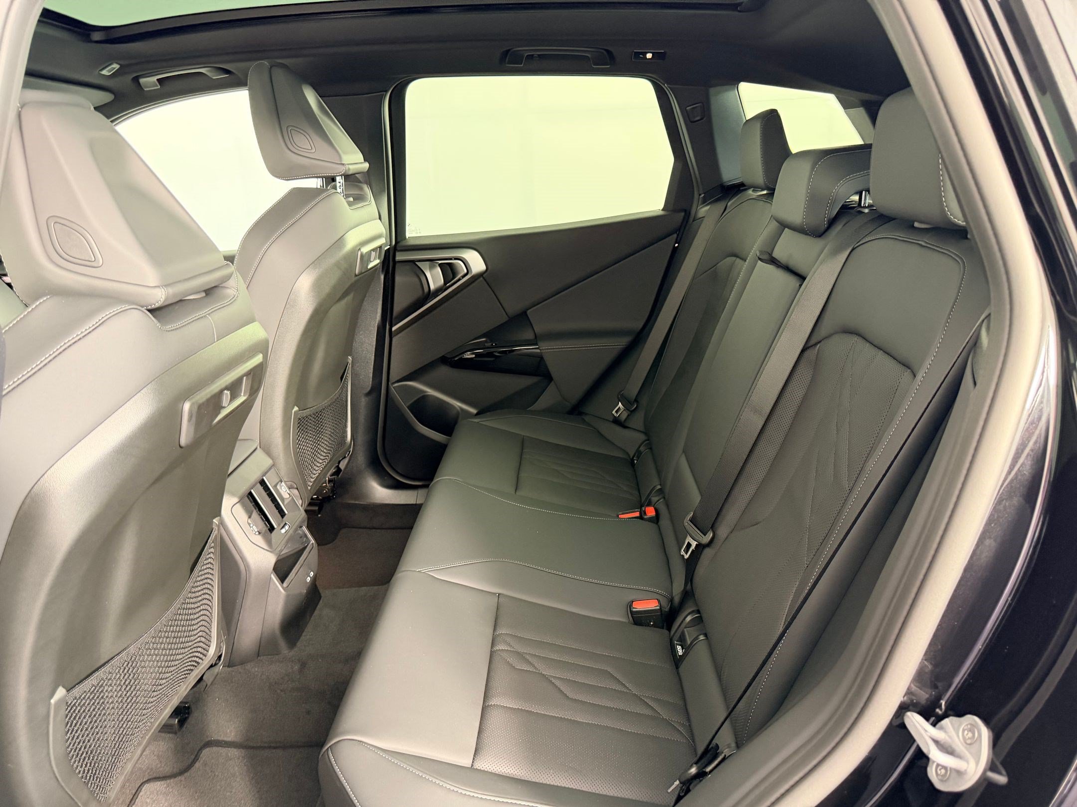 New 2026 BMW X3 xDrive30i w/ Convenience Package AWD/4WD image 21