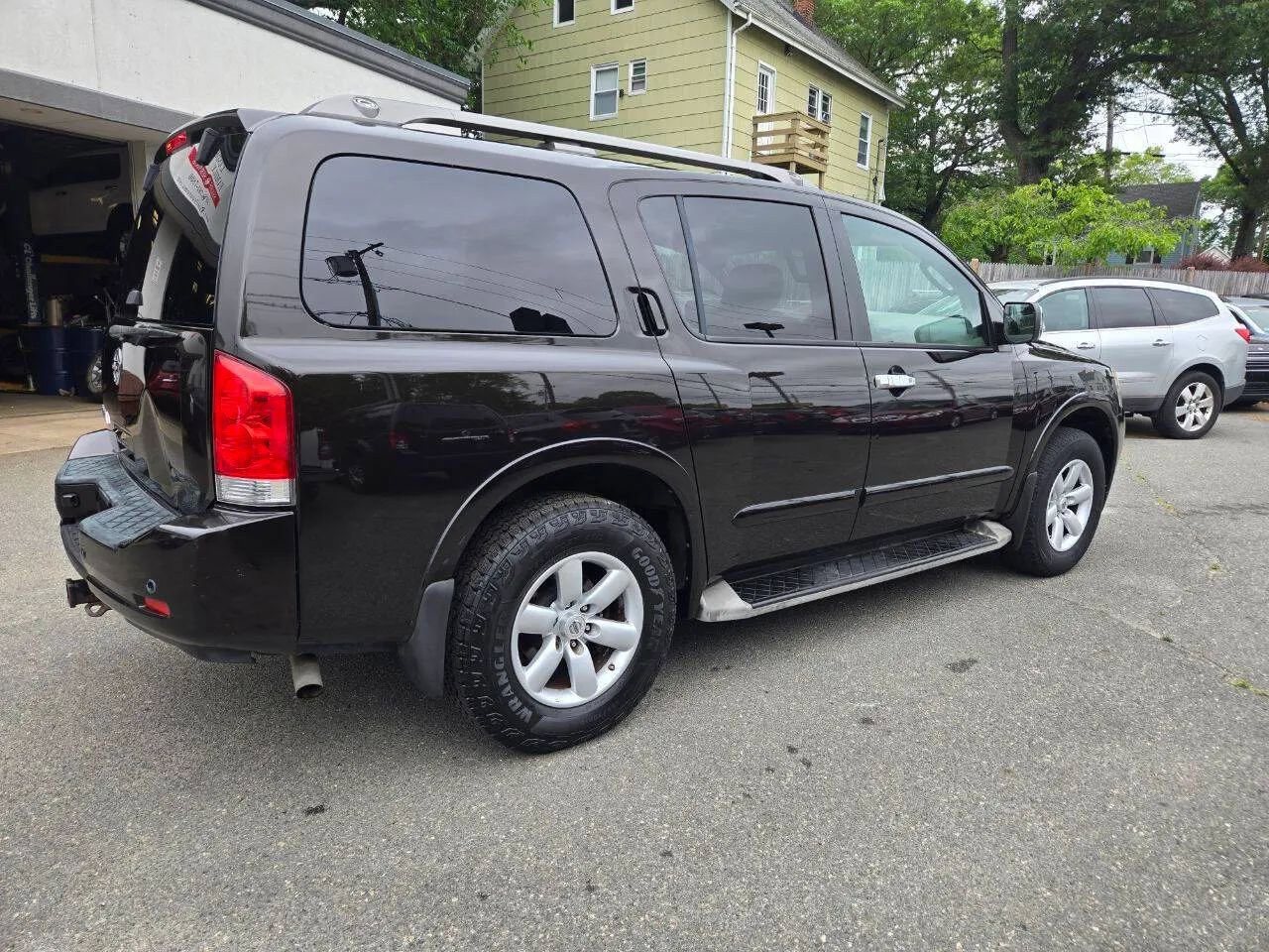 Used 2012 Nissan Armada SV image 27