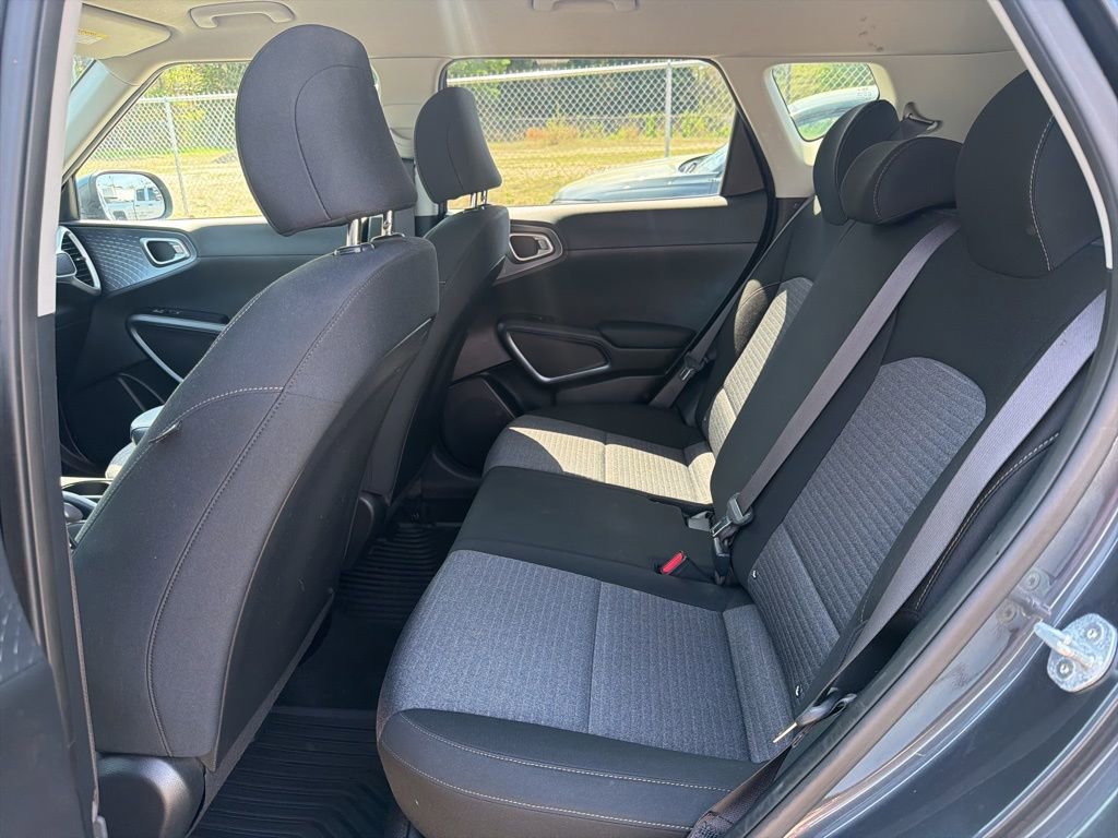 Used 2021 Kia Soul S image 24