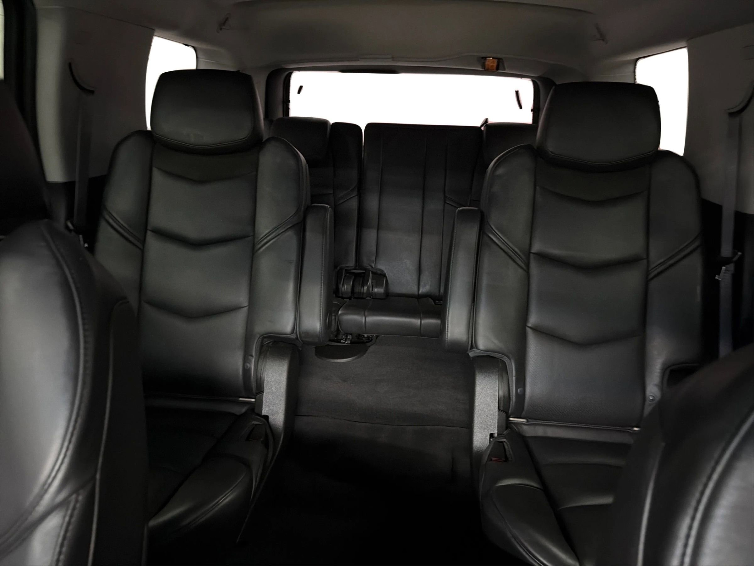 Used 2015 Cadillac Escalade Premium image 40