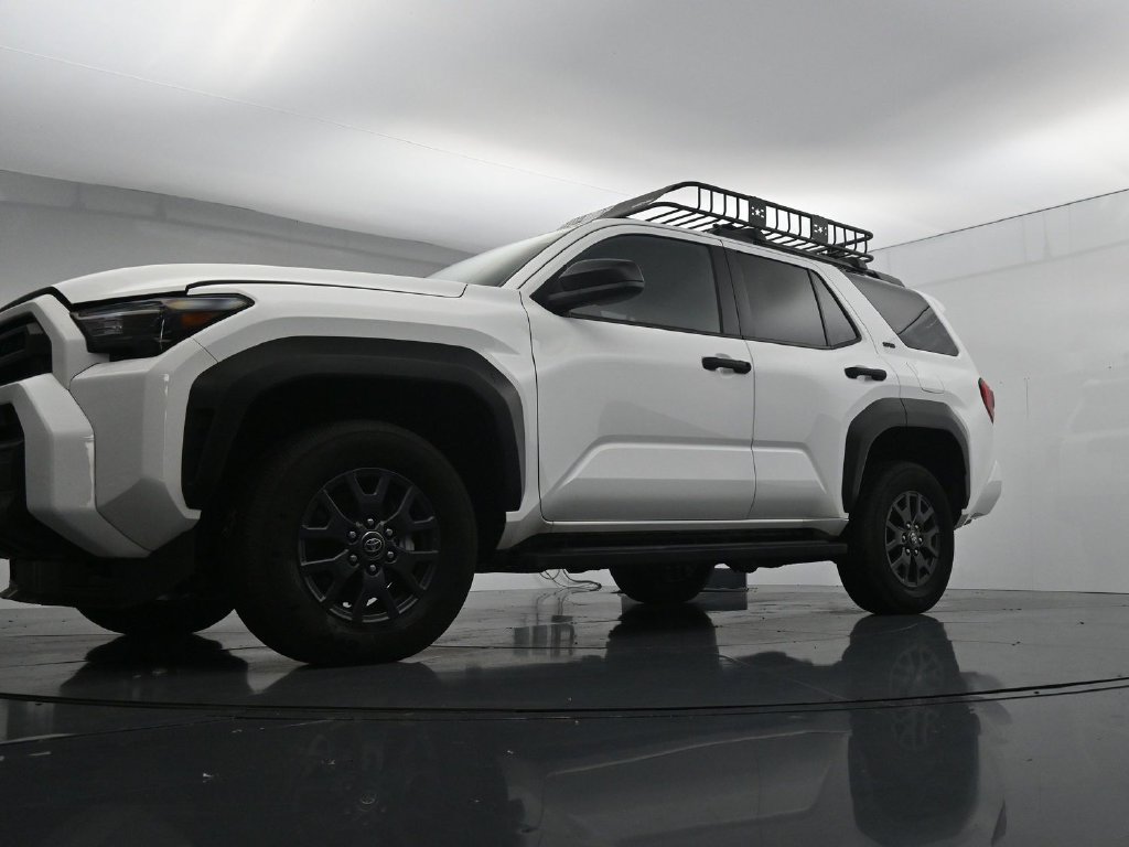 Used 2025 Toyota 4Runner SR5 AWD/4WD image 35