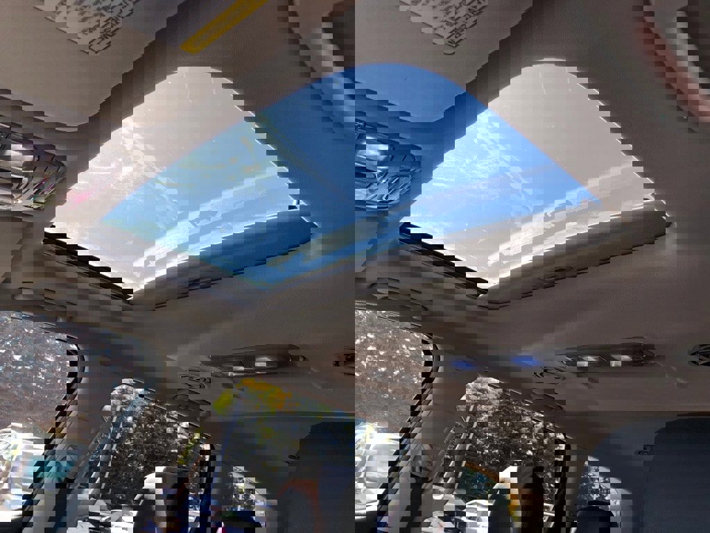 Used 2024 Kia Telluride EX w/ EX Captain's Chair Package image 15