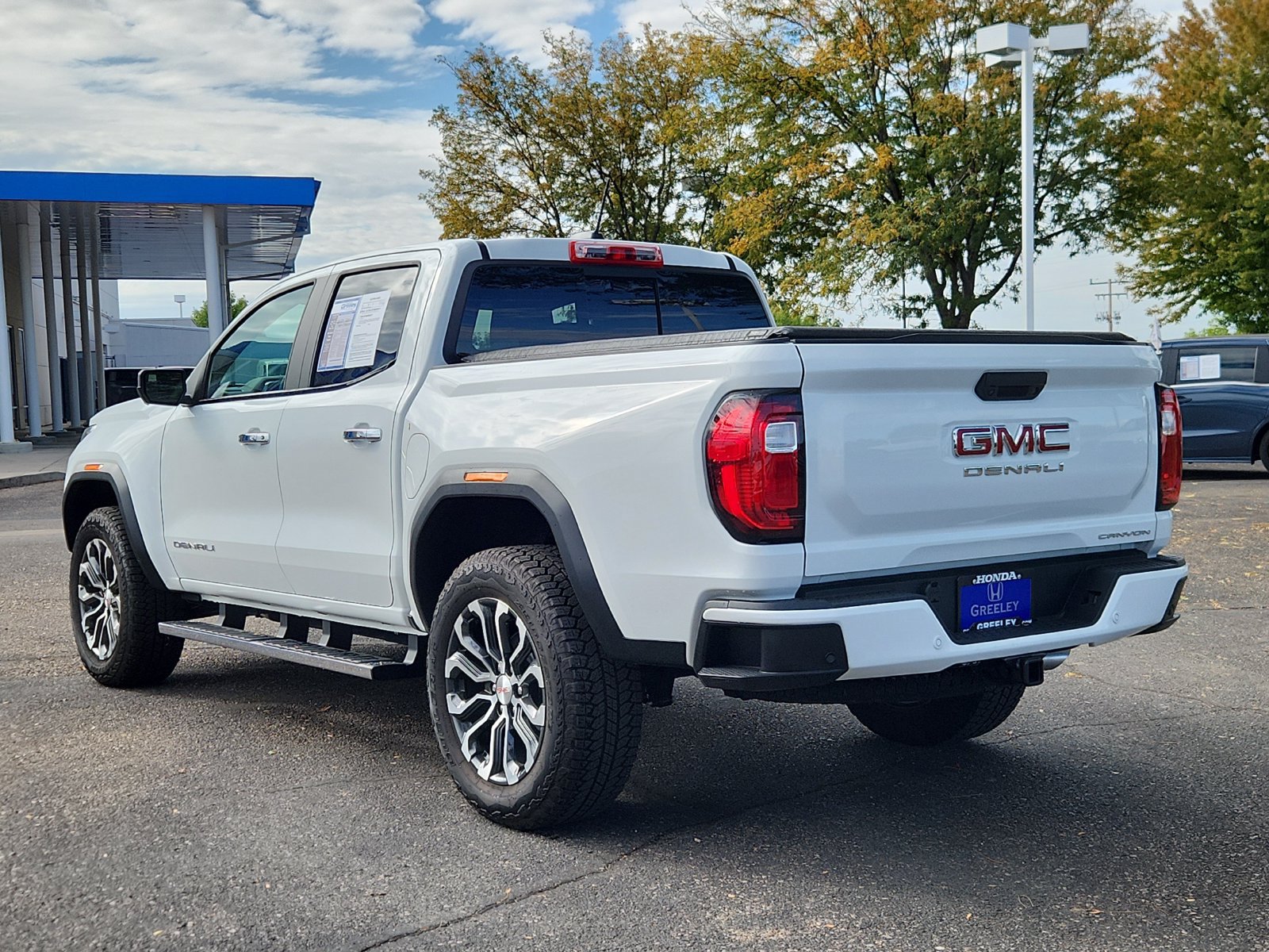 Used 2026 GMC Canyon Denali AWD/4WD image 3