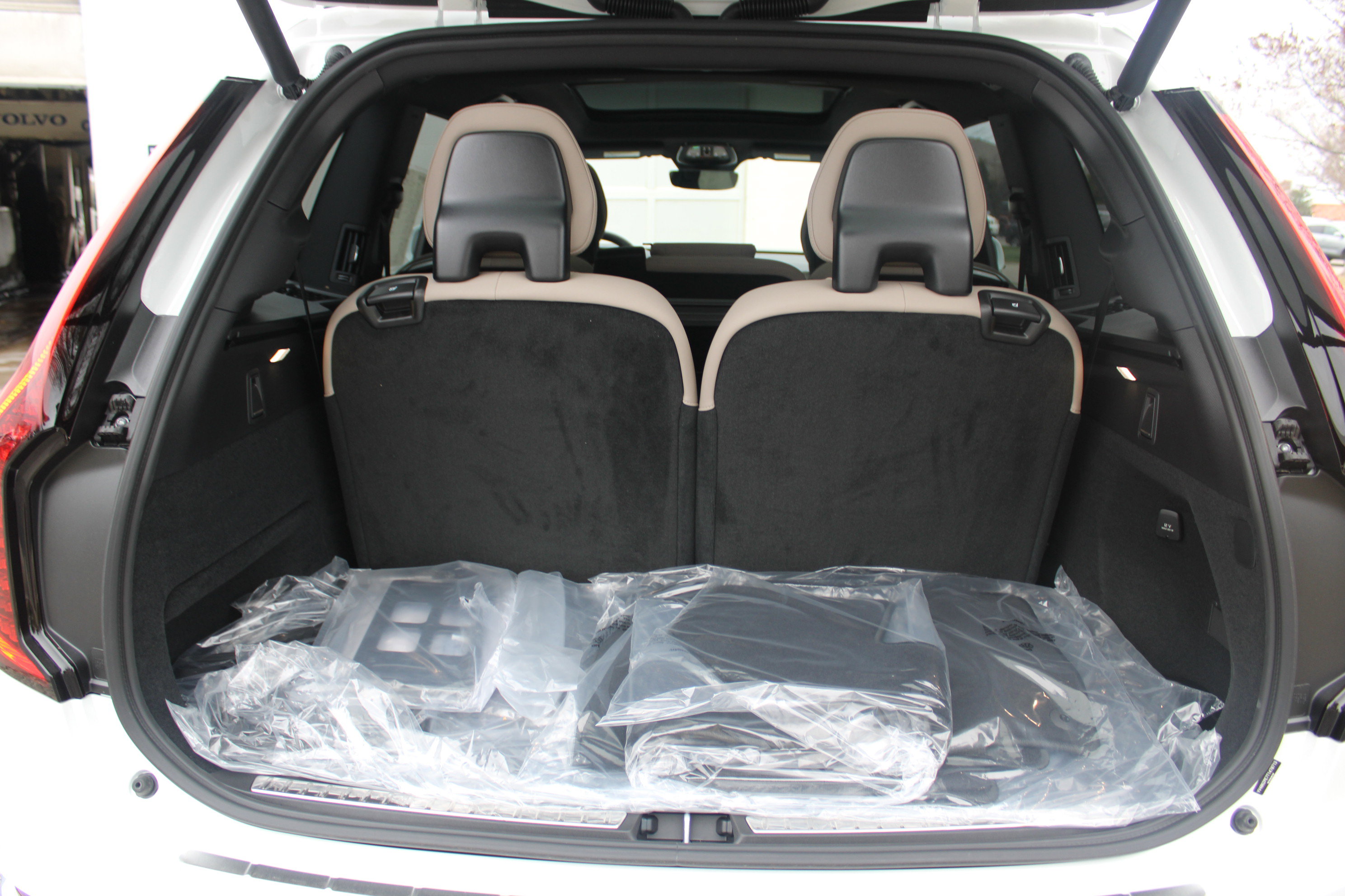 New 2026 Volvo XC90 B6 Plus w/ Protection Package AWD/4WD image 54