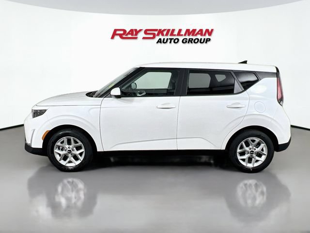 Used 2025 Kia Soul LX FWD image 4