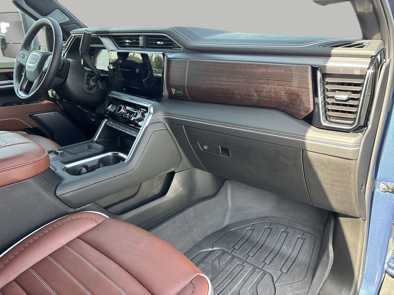 Used 2025 GMC Sierra 2500 Denali Ultimate image 12