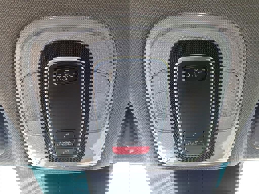 Used 2023 Hyundai Elantra Blue image 17