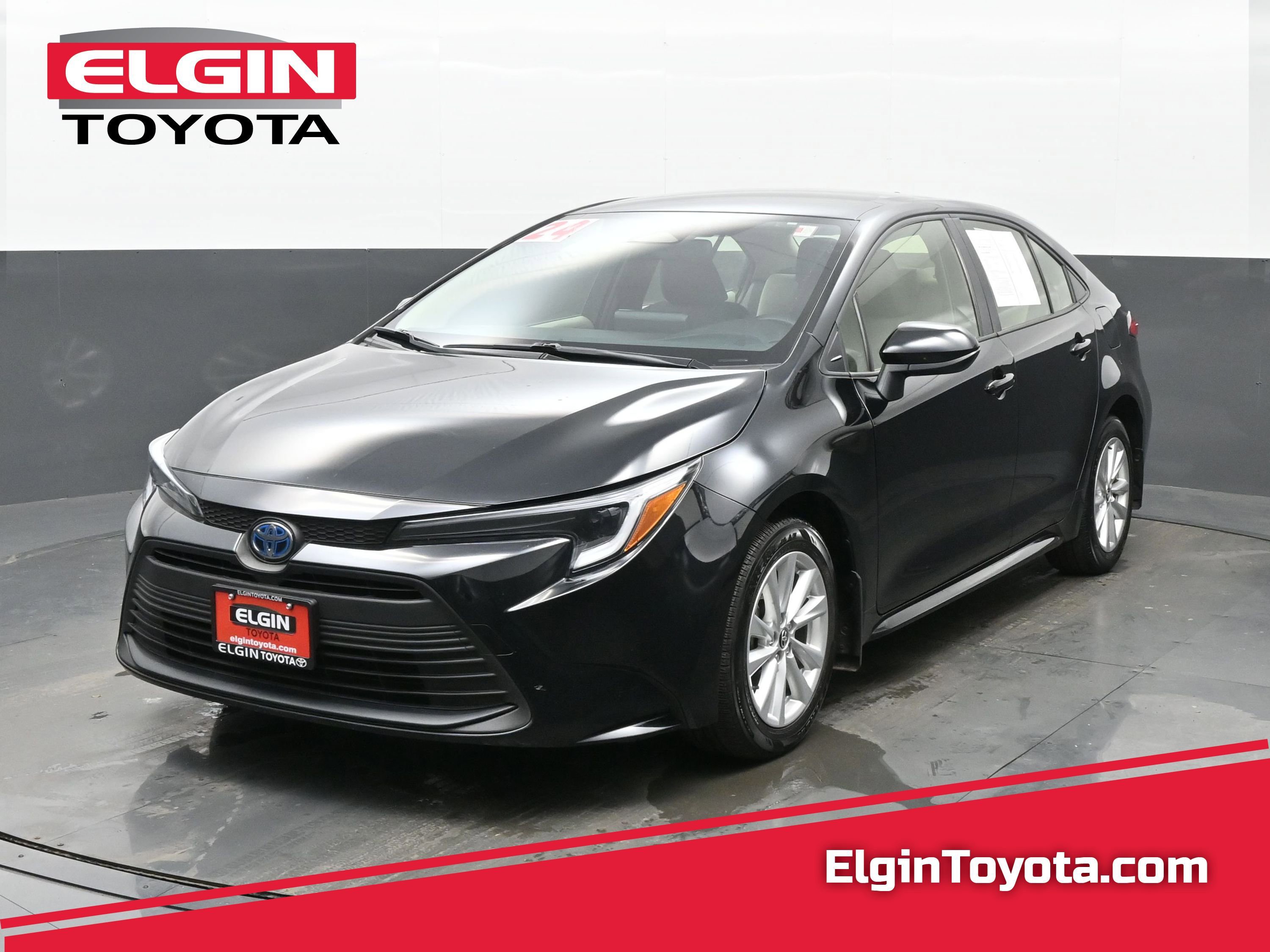 Used 2024 Toyota Corolla LE image 1