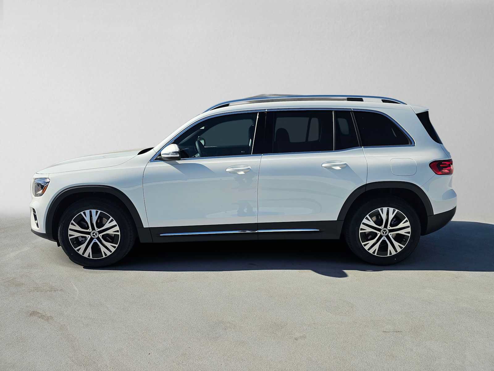New 2026 Mercedes-Benz GLB 250 image 6