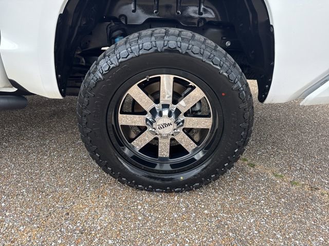 Used 2019 Toyota Tundra Limited w/ Limited Premium Package AWD/4WD image 12