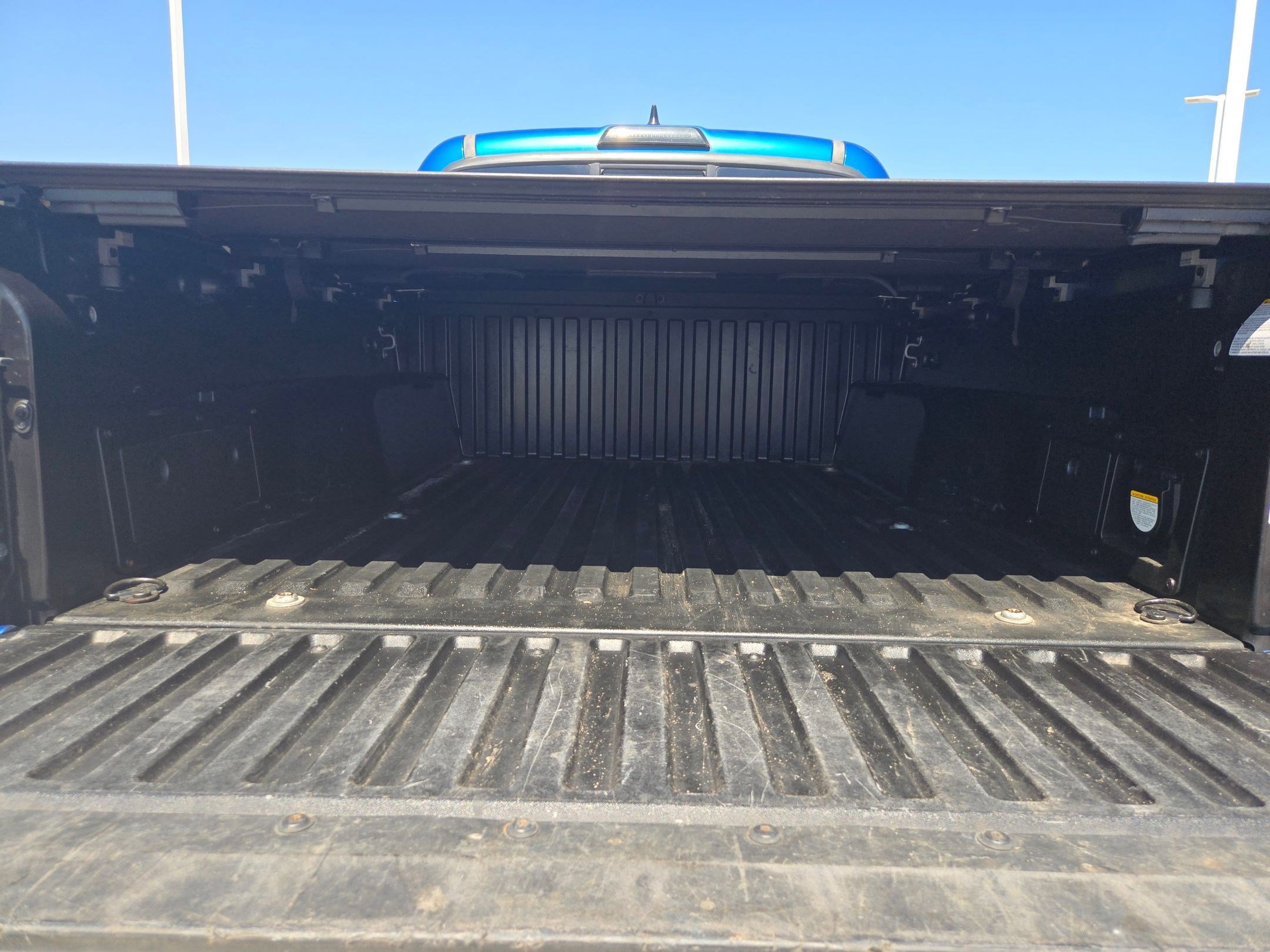 Used 2016 Toyota Tacoma Limited w/ Towing Package image 16