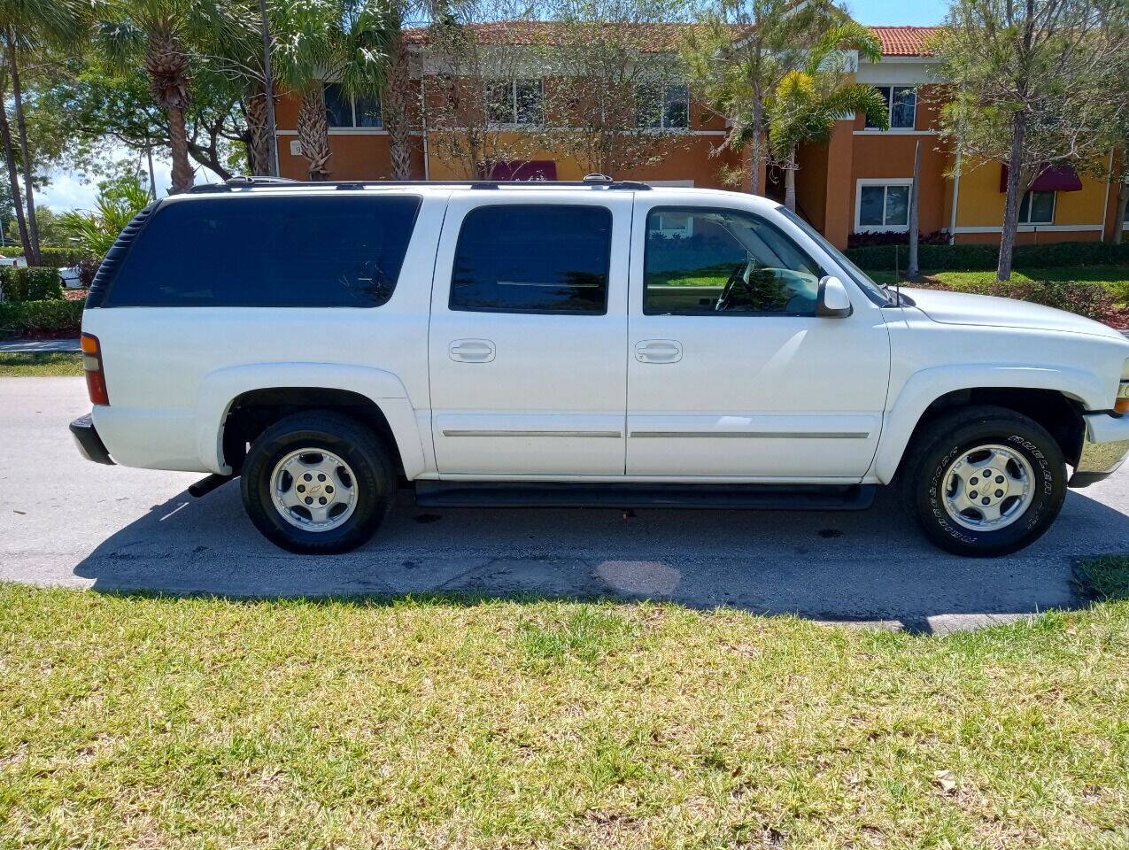 Used 2002 Chevrolet Suburban LT RWD image 7