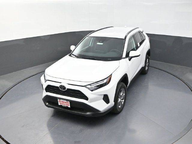Used 2025 Toyota RAV4 XLE AWD/4WD image 24