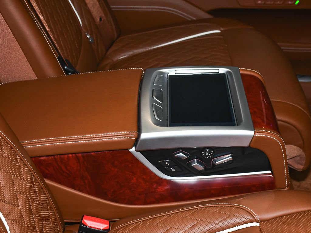 Used 2022 BMW ALPINA B7 xDrive w/ Luxury Rear Seating Package AWD/4WD image 78