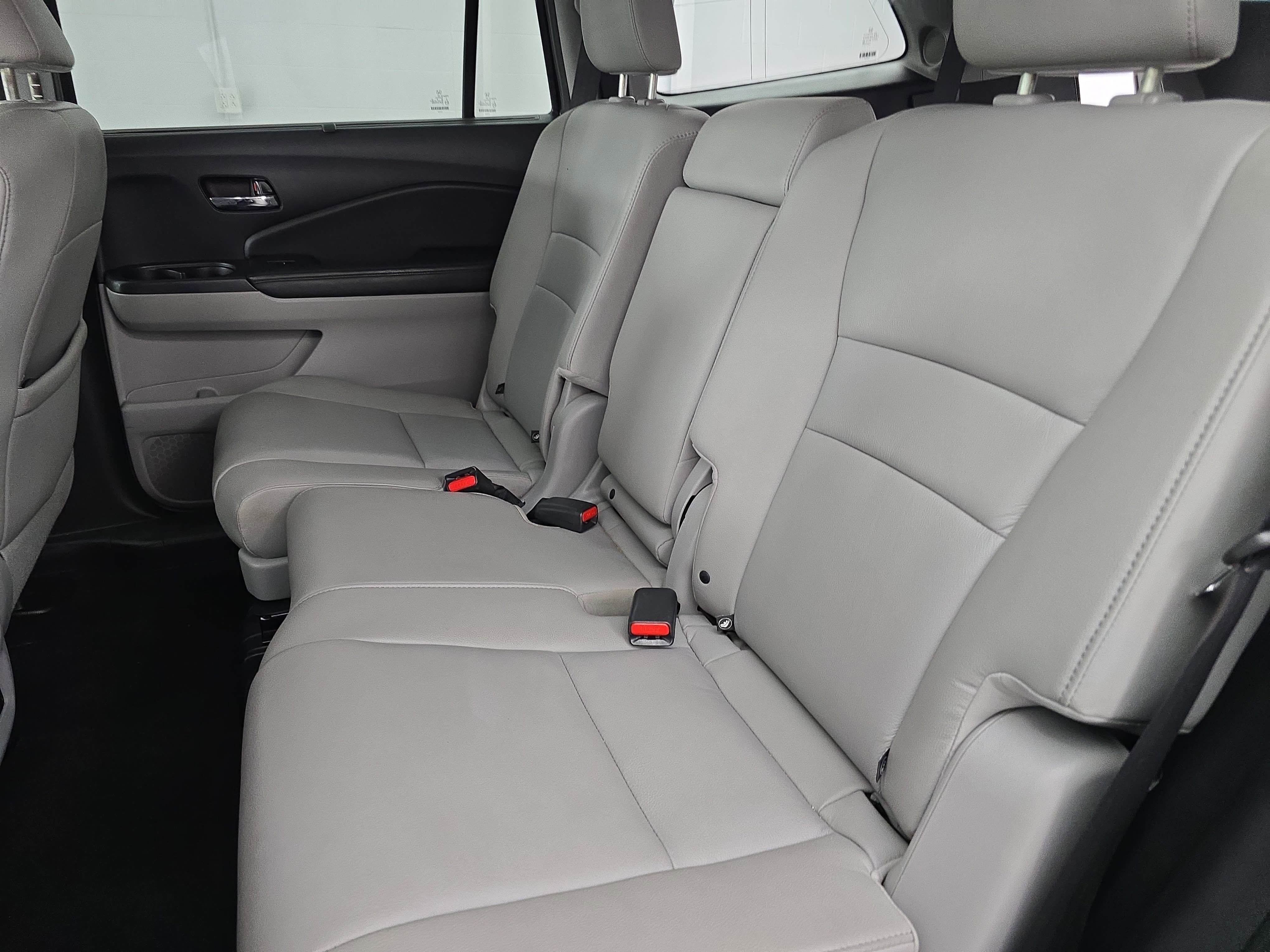Used 2016 Honda Pilot Touring image 15