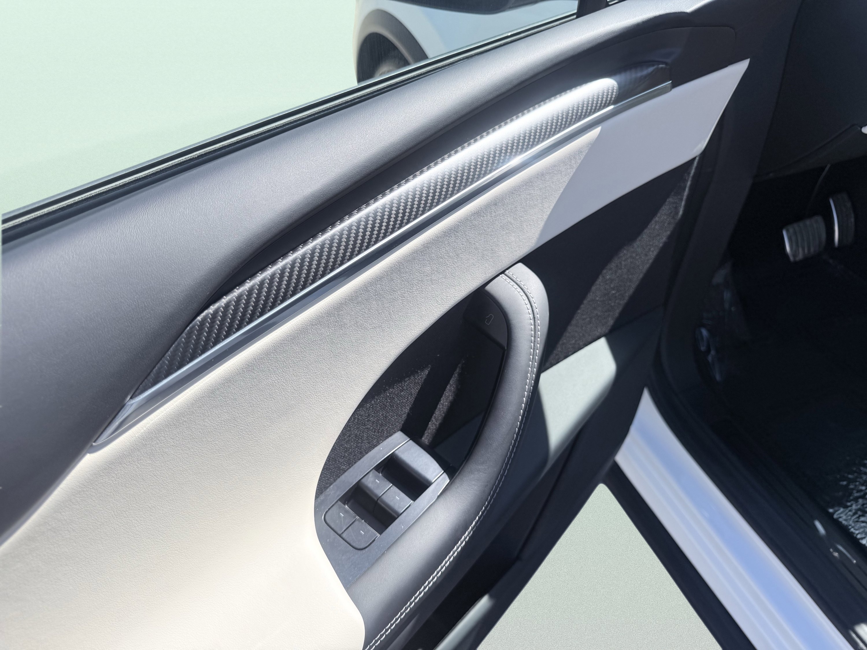 Used 2022 Tesla Model X Plaid image 30