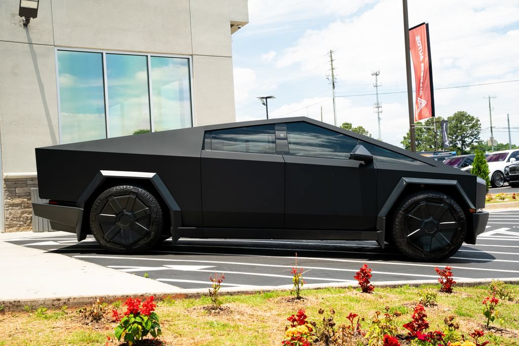 Used 2024 Tesla Cybertruck AWD Crew Cab image 9