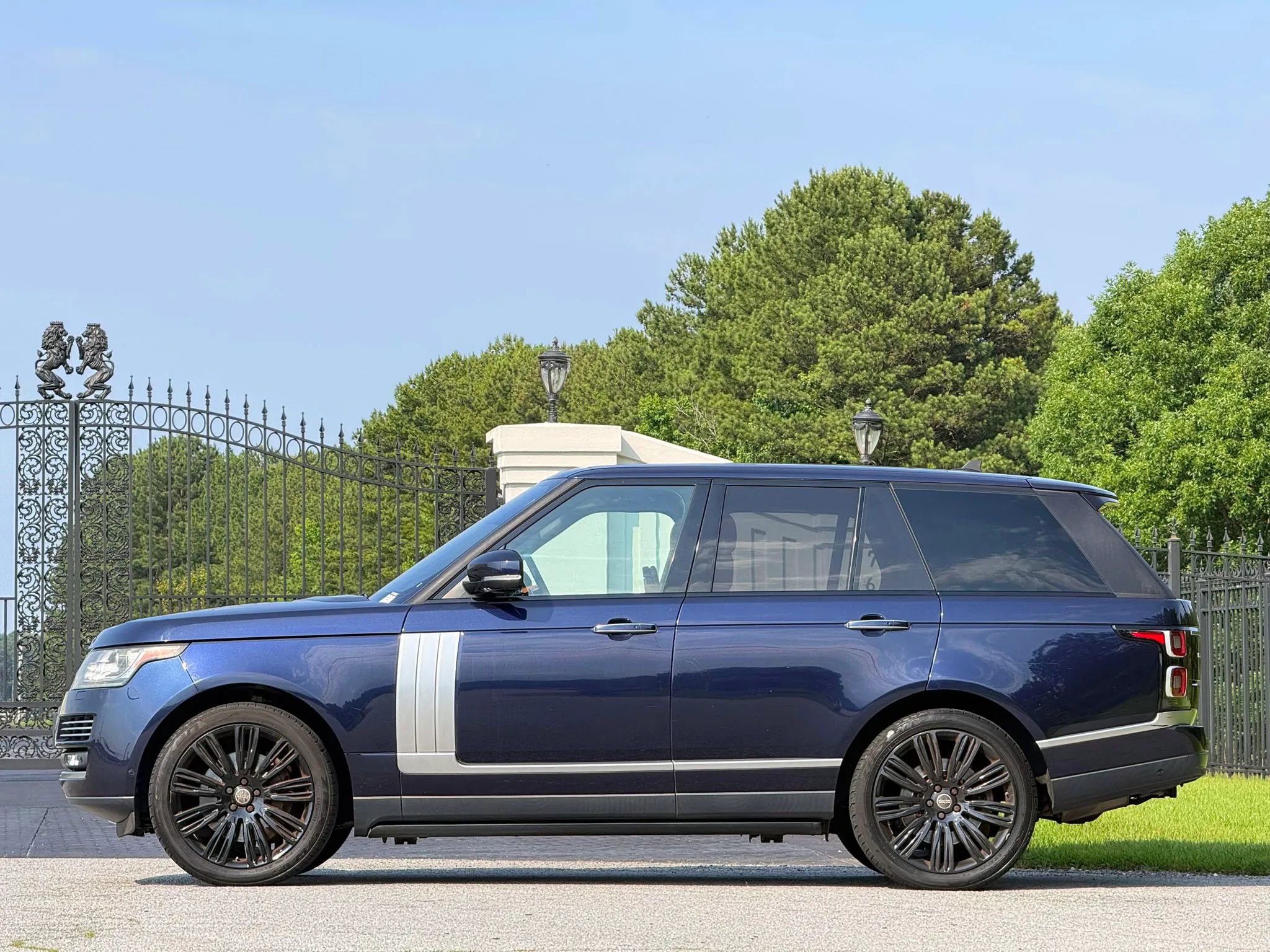 Used 2016 Land Rover Range Rover Autobiography AWD/4WD image 7