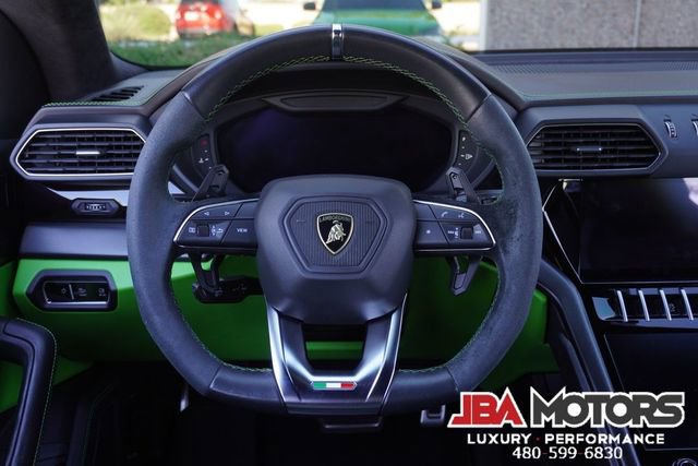Used 2021 Lamborghini Urus AWD/4WD image 26