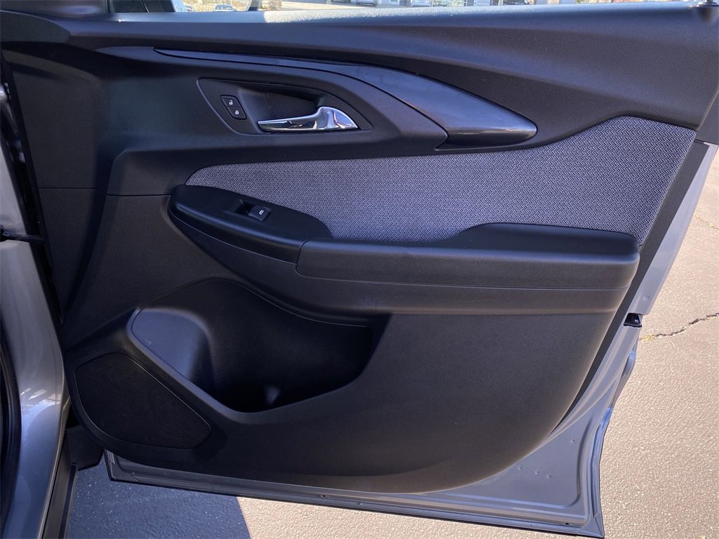 Used 2023 Chevrolet TrailBlazer LT w/ Convenience Package image 38